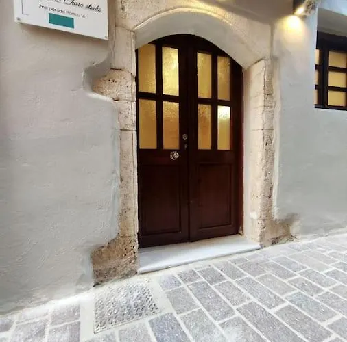 Giorgos & Chara In The Old Port Holiday home *