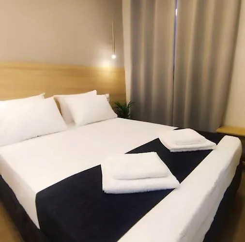 Giorgos & Chara In The Old Port