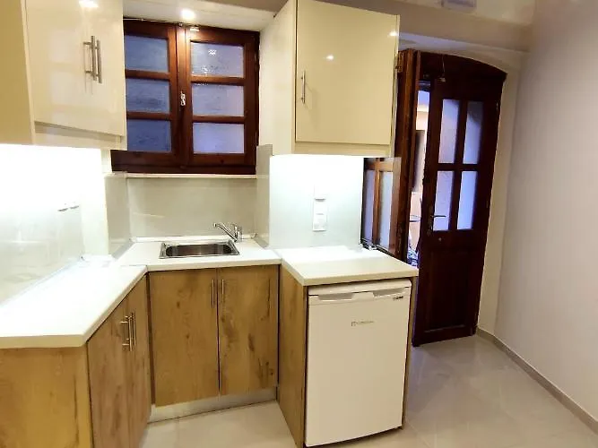 Giorgos & Chara In The Old Port 펜션 *